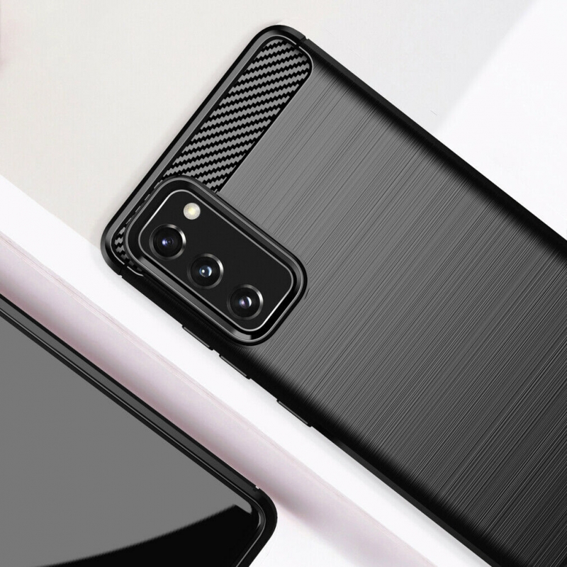 Ốp Lưng Samsung Galaxy A72 Chống Sốc Hiệu Likgus được làm bằng chất liệu TPU mềm giúp bạn bảo vệ toàn diện mọi góc cạnh của máy rất tốt lớp nhựa này khá mỏng bên ngoài kết hợp thêm bên trên và dưới dạng carbon rất sang trọng.